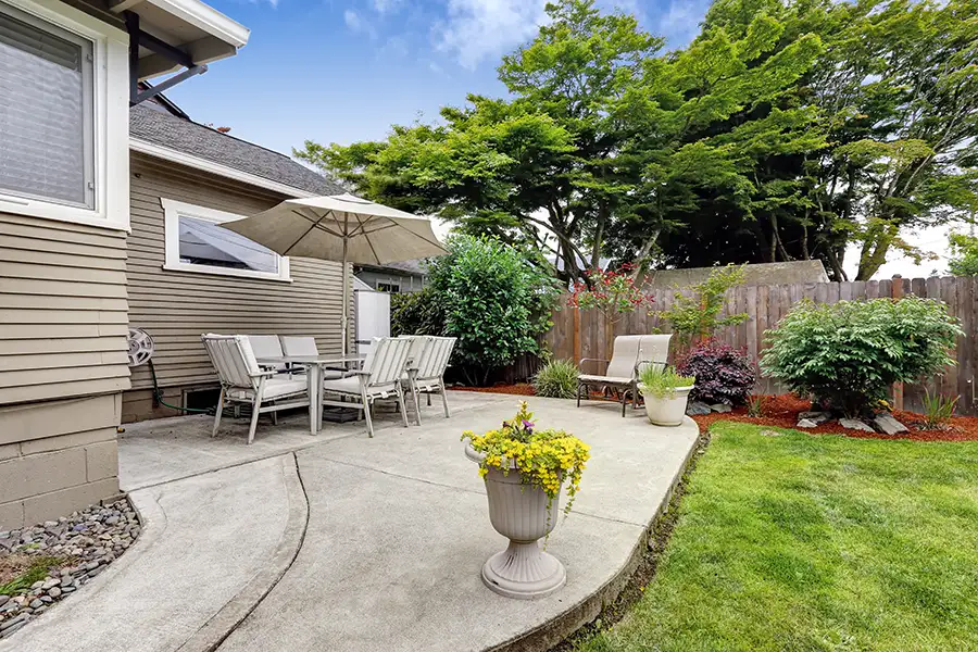 porches and patios of poured concrete, hardscaping - Collinsville, IL